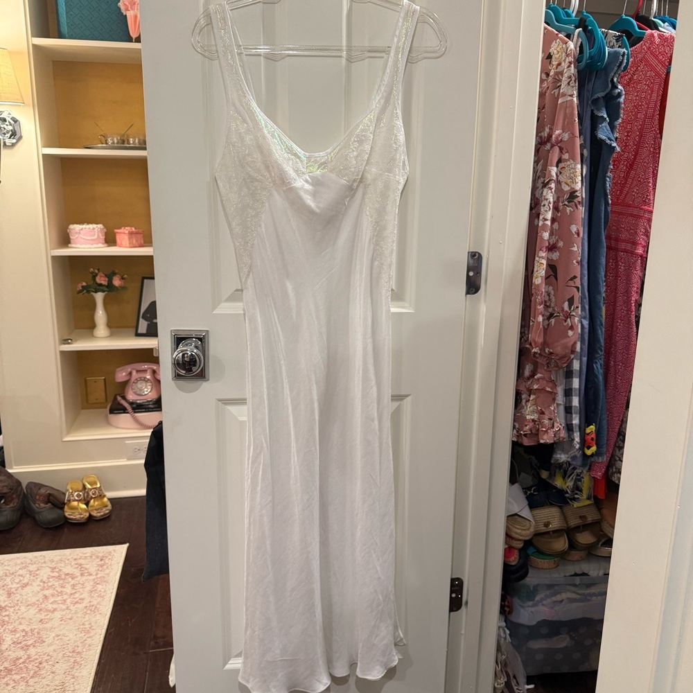 Victoria Secret Gold Label Collection Vintage White Iridescent Slip Dress size M